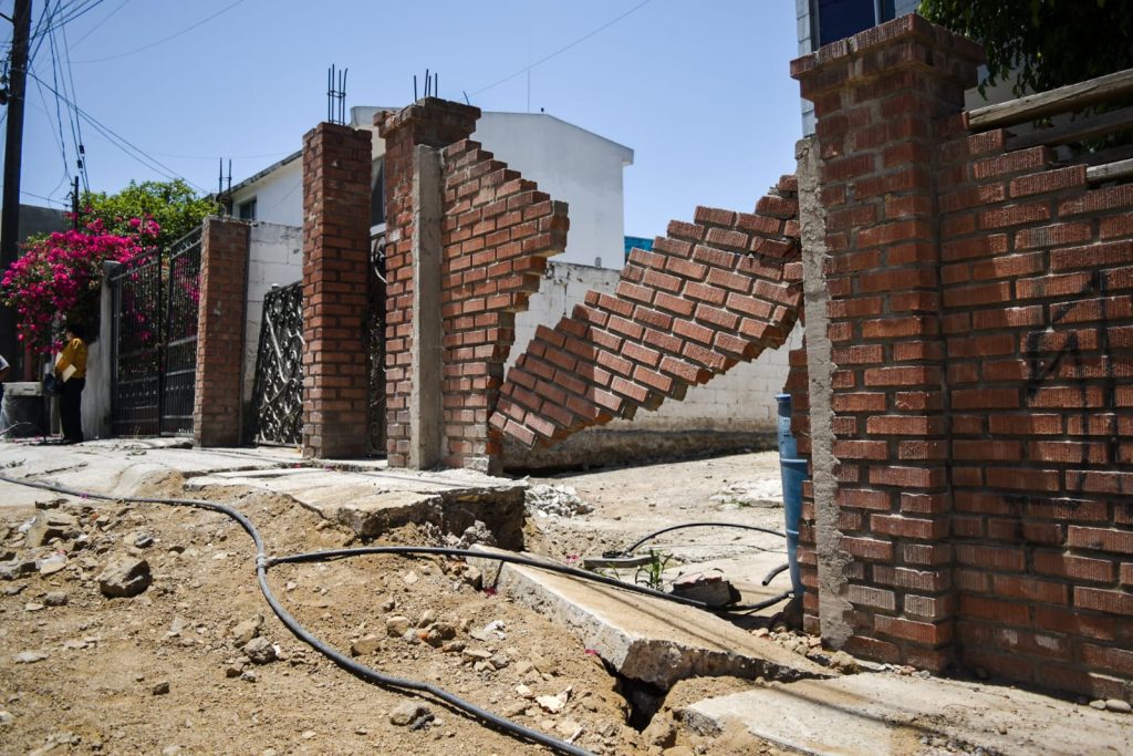 Familias de Lomas Conjunto Residencial en riesgo de perderlo todo por derrumbe