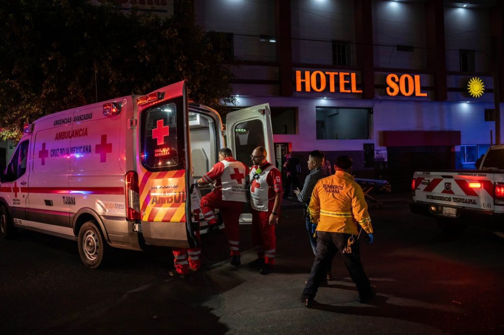 Sujeto dispara contra dos personas y huye en patín