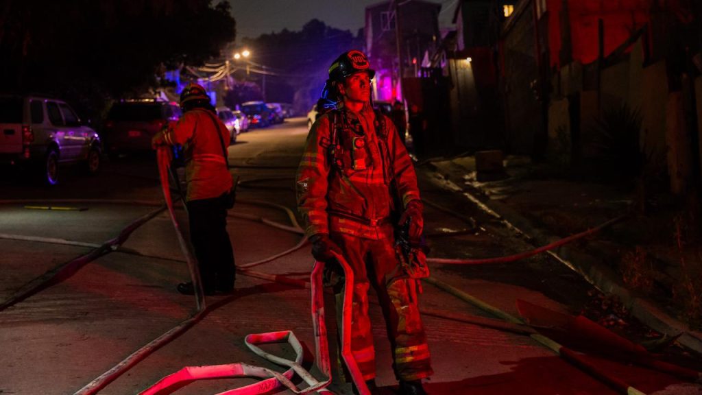 Evacuan viviendas por incendio en la colonia Patrimonial Benito Juárez