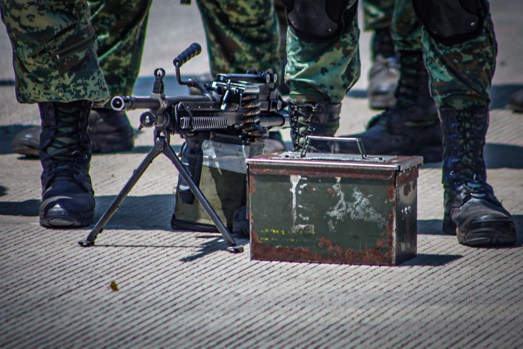 Llegan militares a Culiacán para reforzar seguridad tras captura de El Mayo