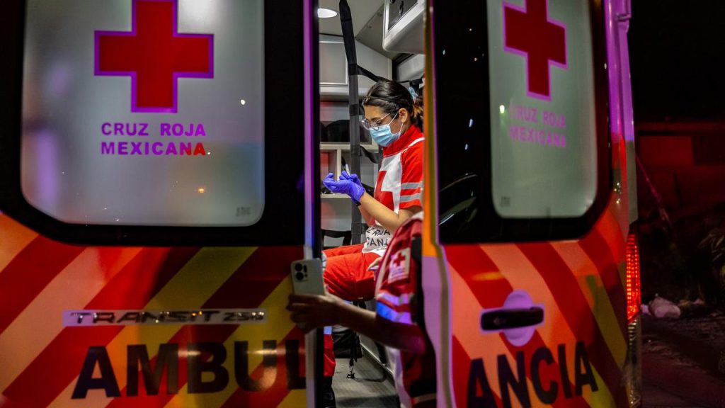 Atacan a balazos a un hombre y lo llevan a estación de Bomberos