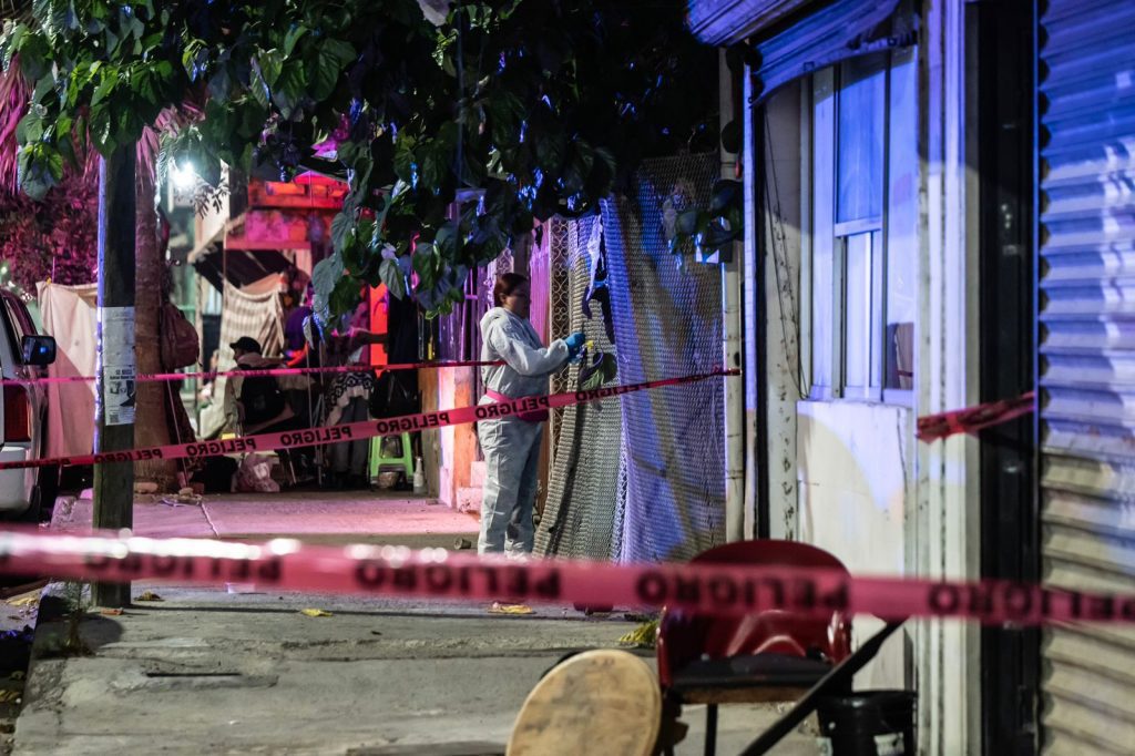 Una pareja asesinada y una mujer lesionada el saldo de un ataque armado
