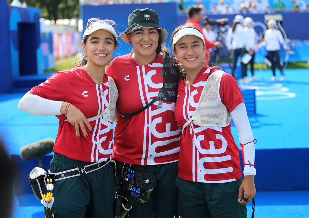 México obtiene primera medalla olímpica en prueba de equipos de tiro con arco