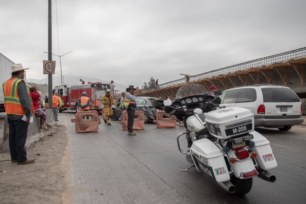 Un lesionado en choque entre auto, tráiler y moto Un lesionado en choque entre auto, tráiler y moto