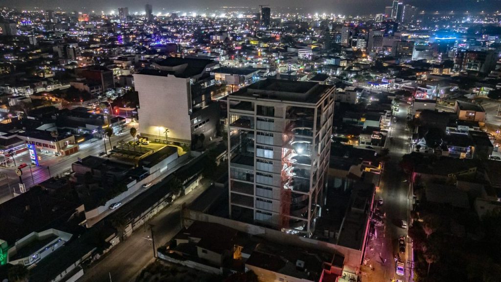 Cientos de usuarios del Aeropuerto de Tijuana varados tras falla informática