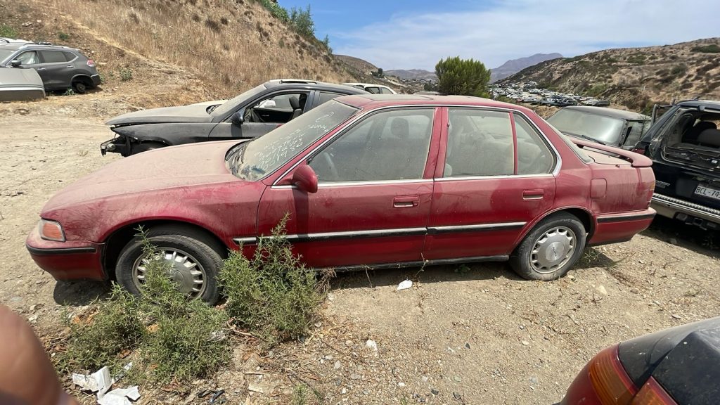 Motociclista cae en una zanja del puente México