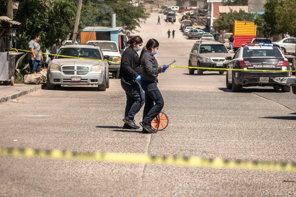 Hombre muere atropellado por automovilista que iba a exceso de velocidad