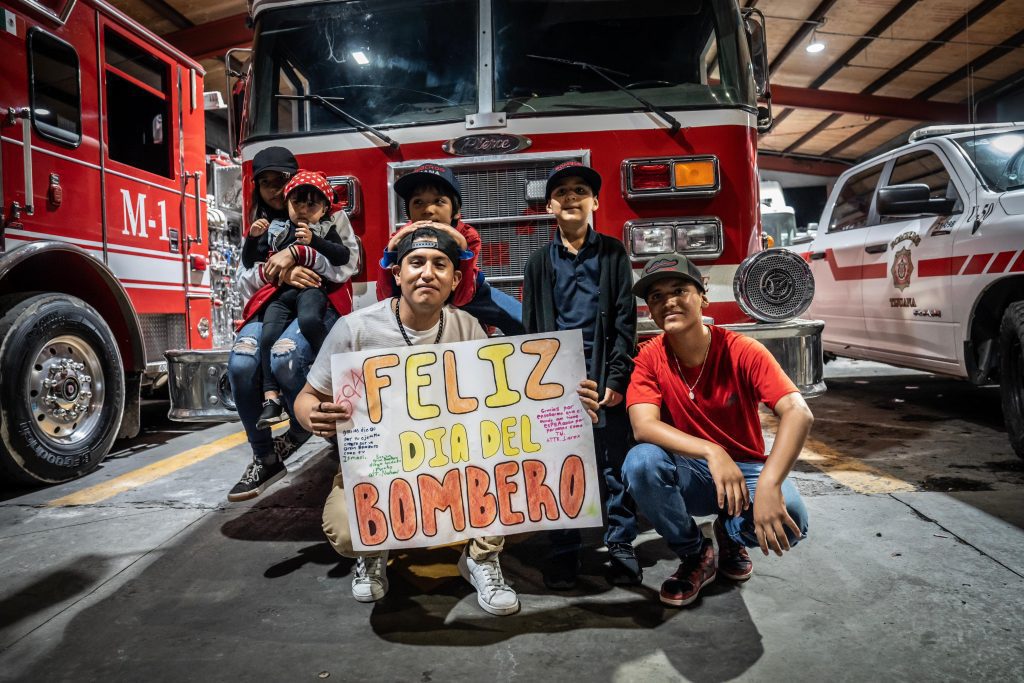 Celebran bomberos 102 años en Tijuana