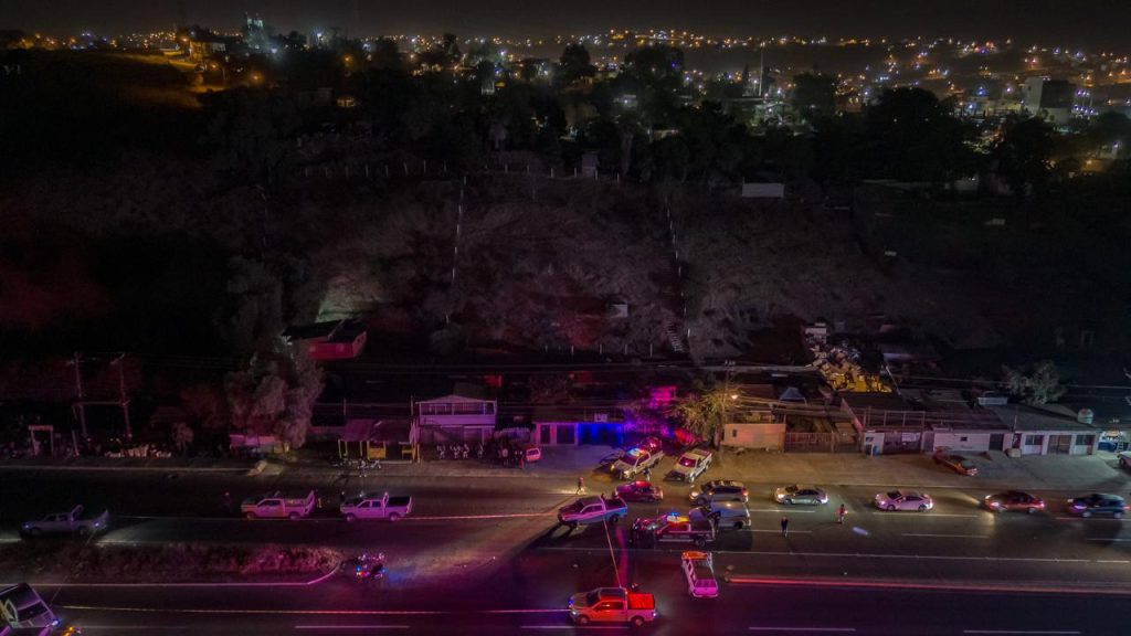 Asesinan a agente de tránsito en Rosarito y abaten a los dos atacantes