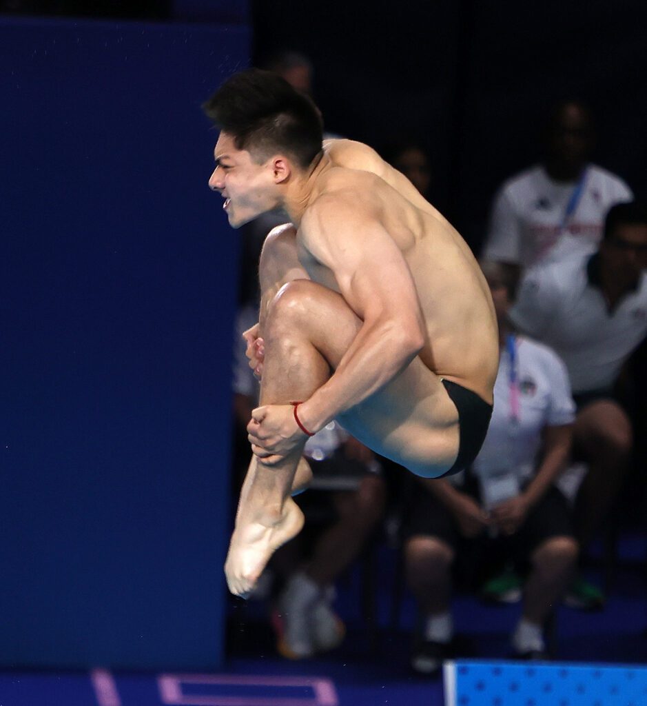 Osmar Olvera avanza a las semifinales de trampolín individual en París 2024