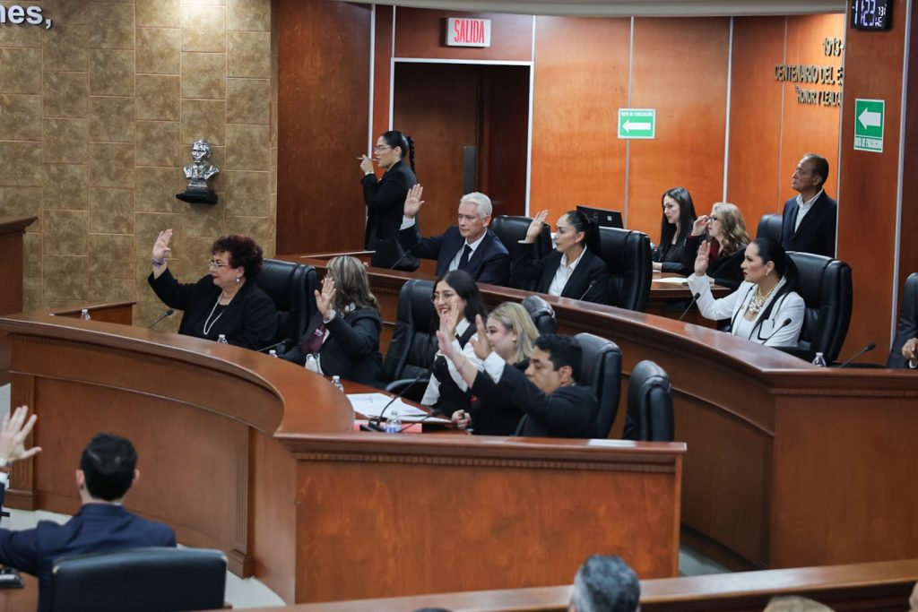 Entra en funciones nueva legislatura, la primera con mayoría de diputadas