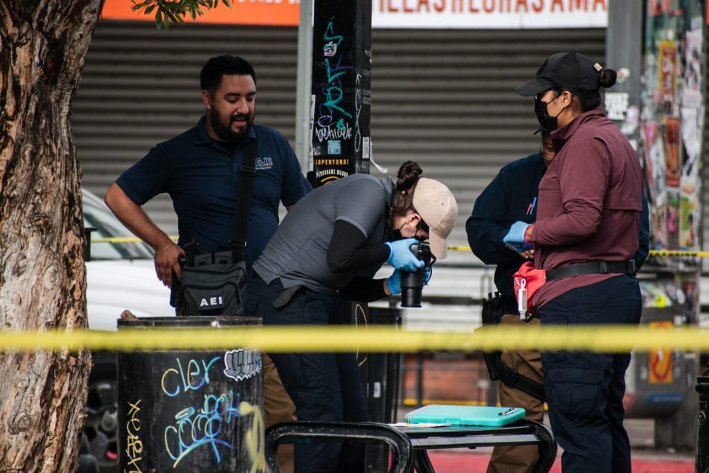 Dejan restos de una mujer y un hombre en un auto en El Soler