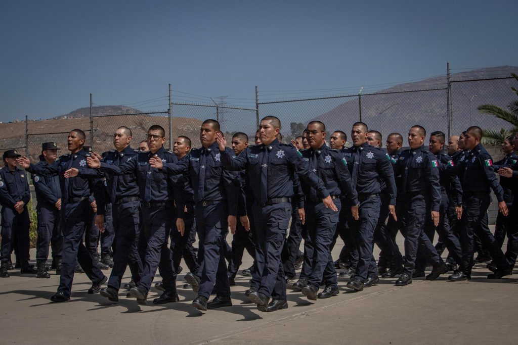 Se gradúan 243 elementos de seguridad en el Estado