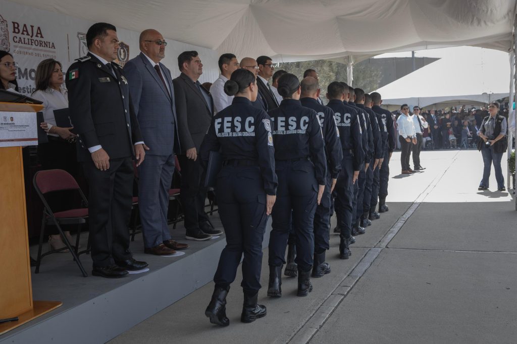 Se gradúan 243 elementos de seguridad en el Estado