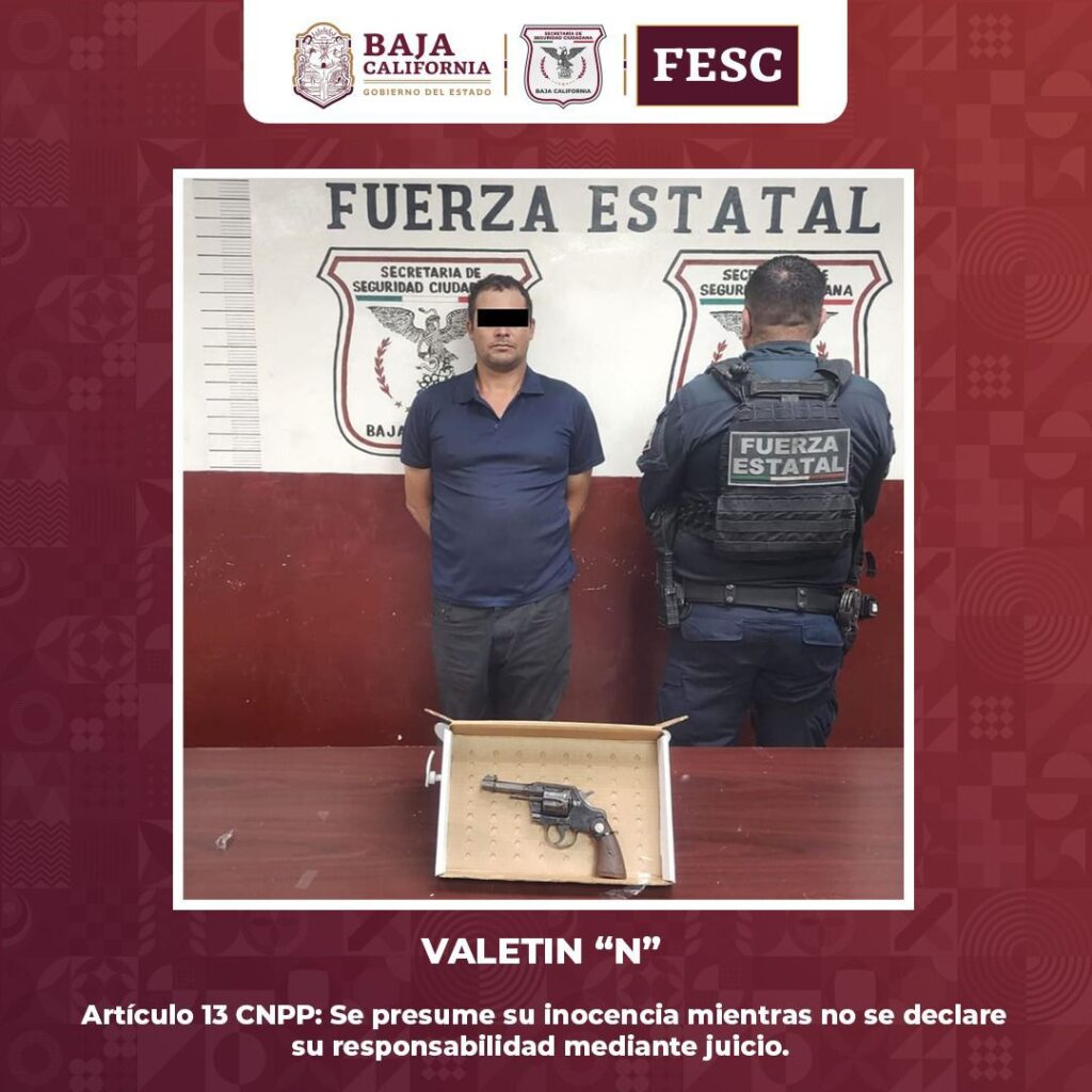 Tras operativo de la FESC en Tecate aseguran poncha llantas, bidones con gasolina, armas y droga