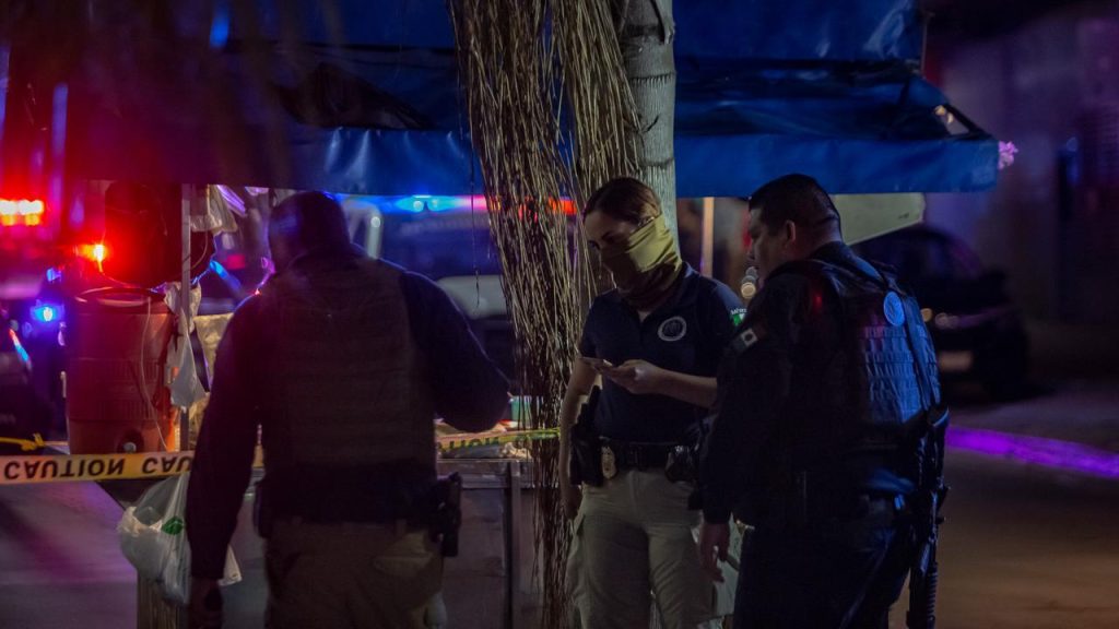 Balean a dos personas en la calle Sexta de Zona Centro Balean a dos personas en la calle Sexta de Zona Centro