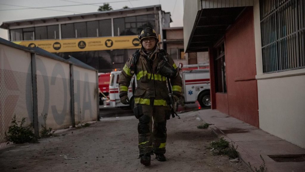 Colapsan departamentos en el centro tras incendio