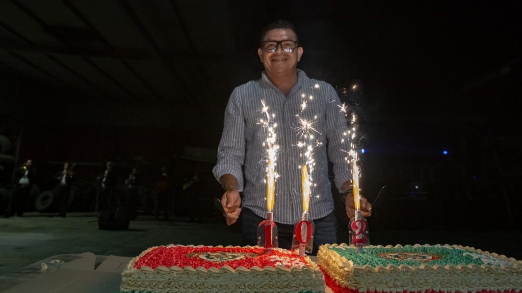 Celebran bomberos 102 años en Tijuana