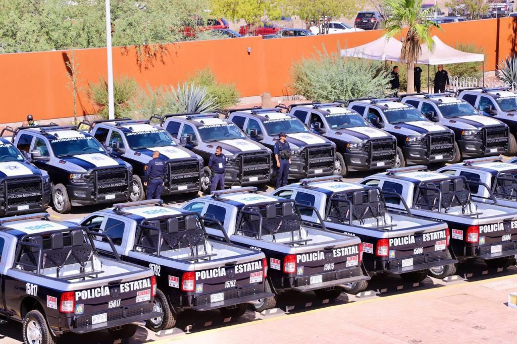 Realiza Gobernador Durazo fortalecimiento histórico en seguridad con equipamiento y entrega de patrullas