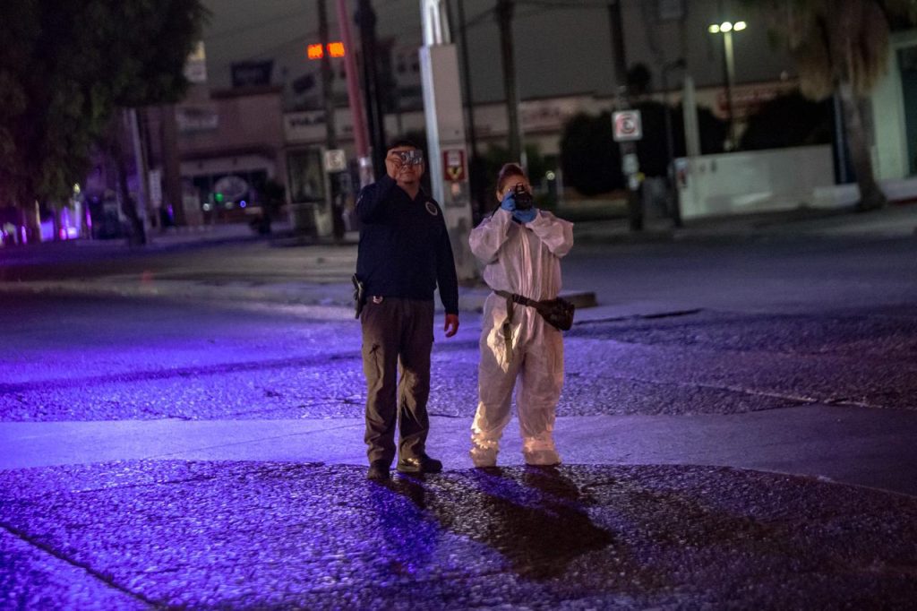 Asesinan a joven mientras en puesto de Hot Dogs