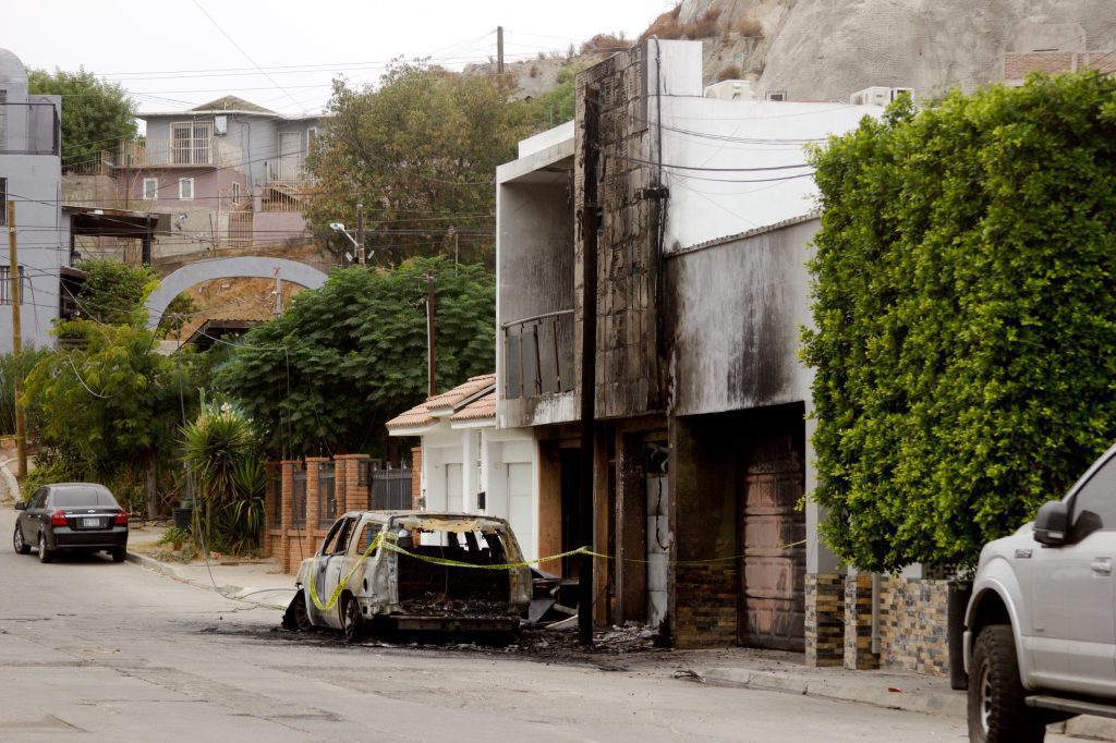 Alcalde de Tecate se resguarda tras atentado frente a su casa