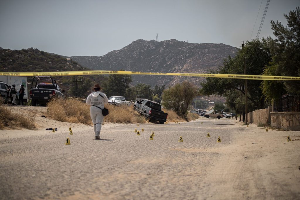 Con más de 20 disparos asesinan a un policía de Tecate