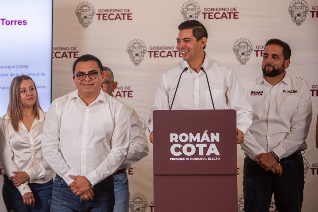 Alcalde electo de Tecate, Román Cota, presenta a su gabinete