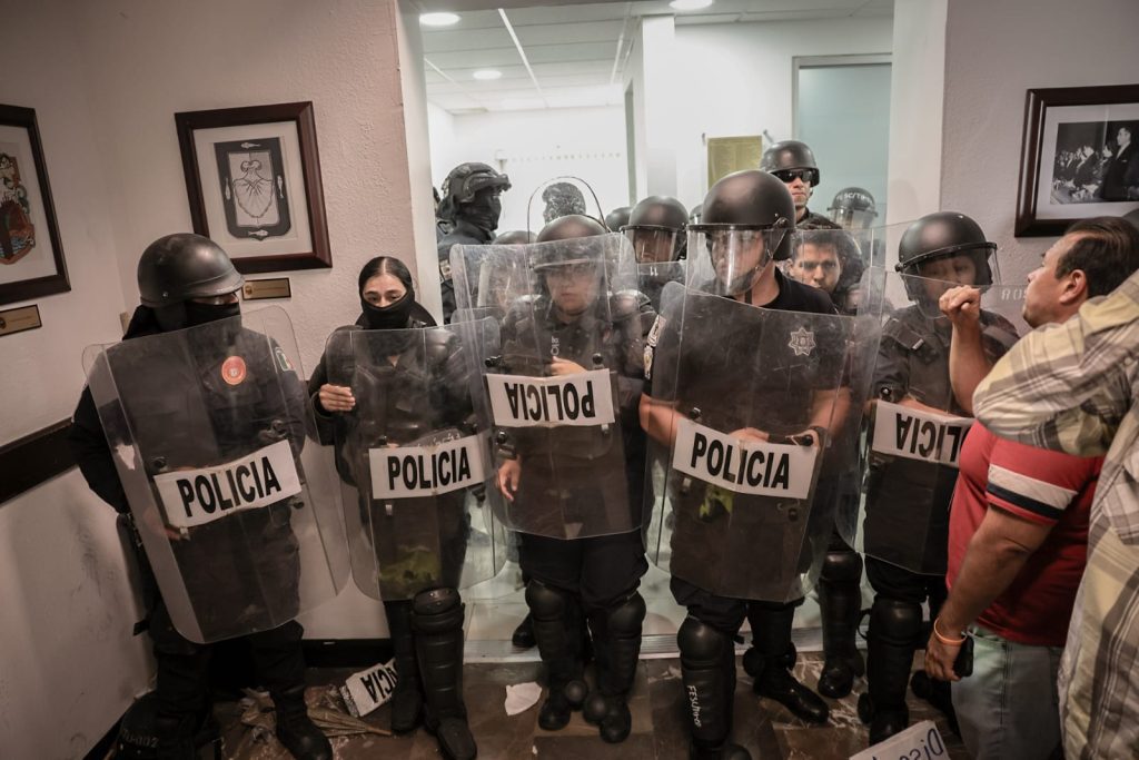 Conmemoran el 11-S con pausa en garitas
