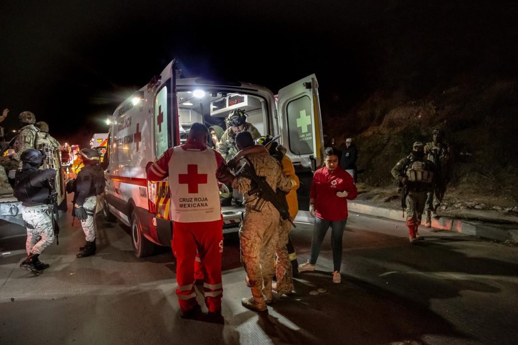 Seis militares y una civil resultan lesionados tras accidente