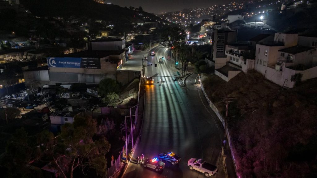 Choque provoca corte de luz y cierre parcial del bulevar Cuauhtémoc Sur