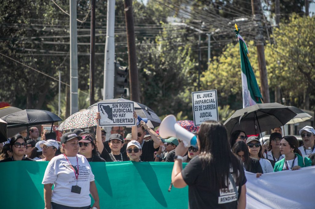 Protestan contra la Reforma al Poder Judicial bloqueando vialidades Protestan contra la Reforma al Poder Judicial bloqueando vialidades