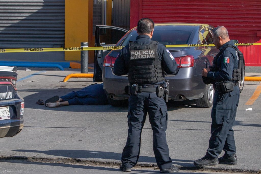 Asesinan a hombre afuera de un Oxxo
