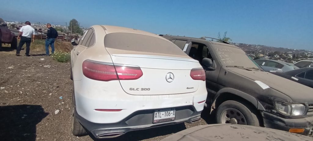 Se recuperan seis vehículos con reporte de robo tras operativo en Rosarito