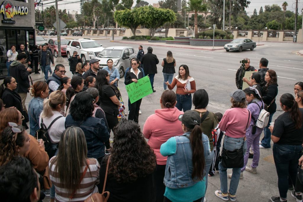 Alcalde de Tecate se resguarda tras atentado frente a su casa