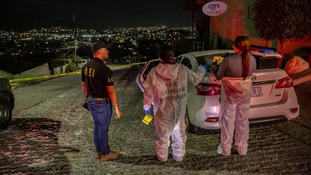 Matan a hombre mientras conducía su auto