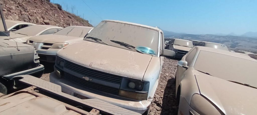 Se recuperan seis vehículos con reporte de robo tras operativo en Rosarito