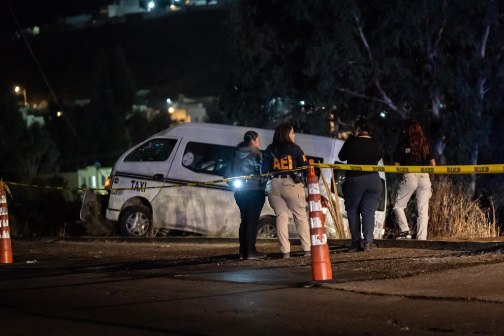 Taxista ebrio atropella a un hombre en el bulevar 2000