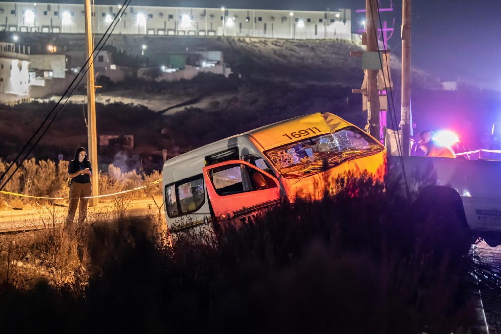 Taxista ebrio atropella a un hombre en el bulevar 2000