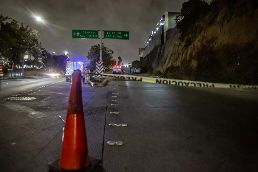 Abandonan cuatro cadáveres desnudos en un auto