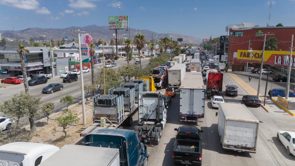 Alcalde de Tecate se resguarda tras atentado frente a su casa