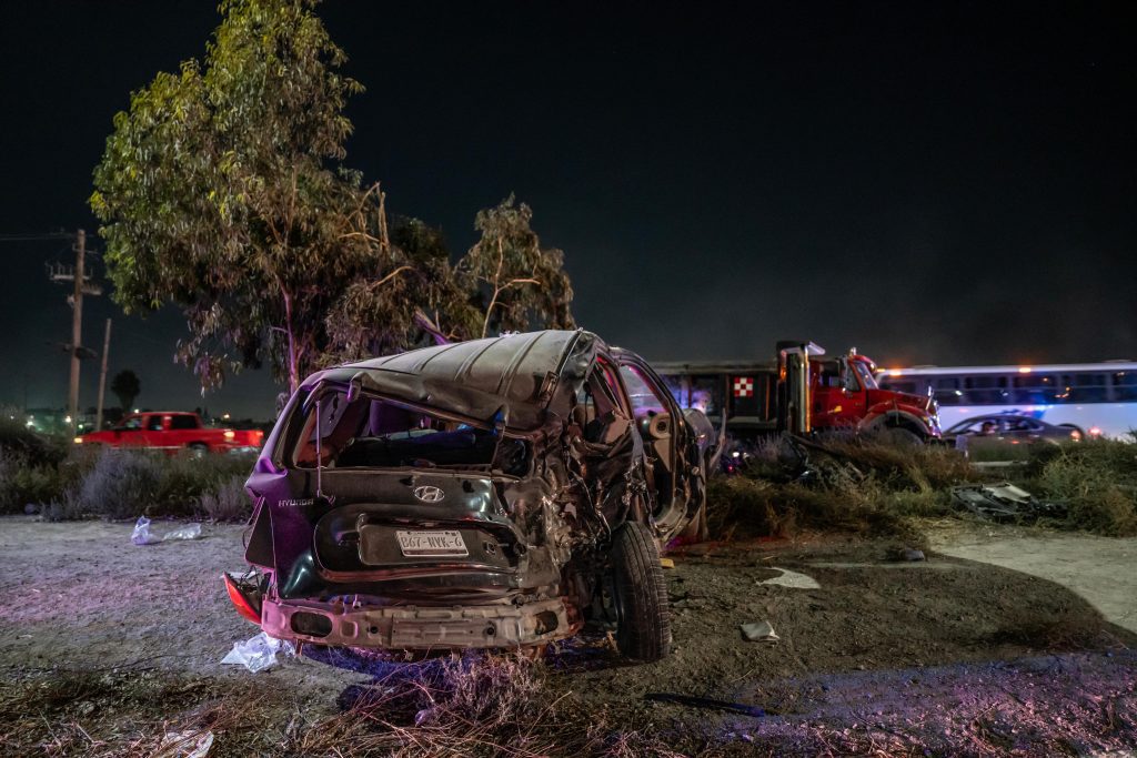 Balean a hombre y luego lo atropellan