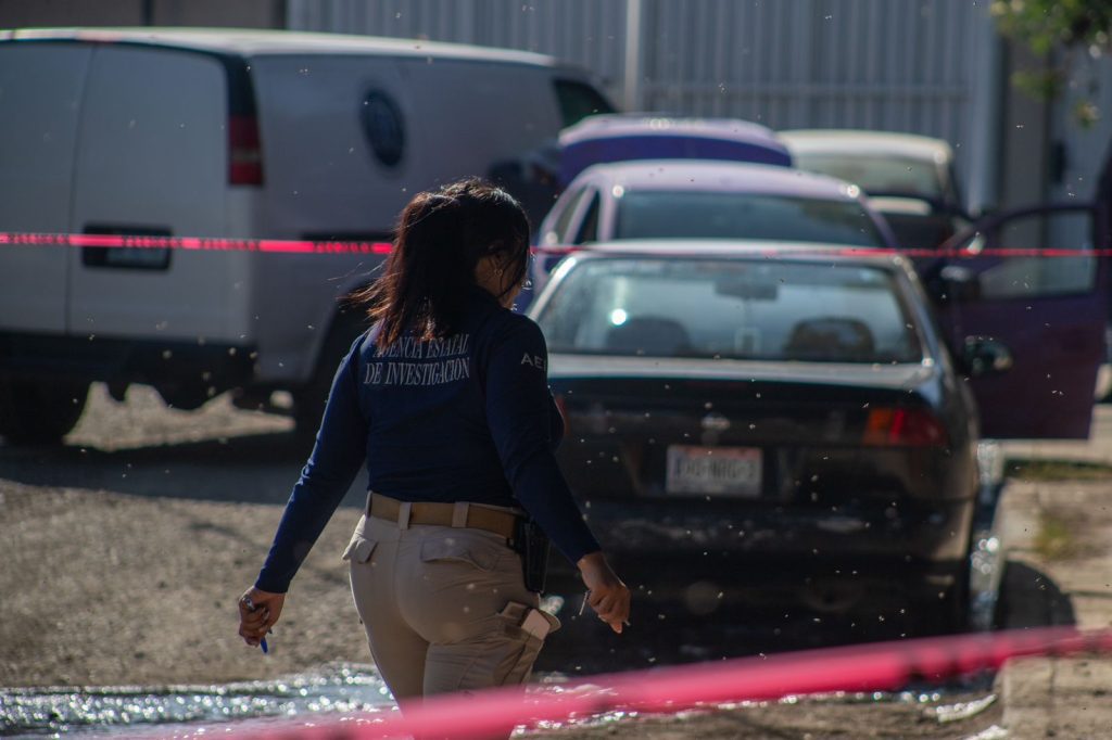 Hallan cadáver dentro de un auto en la Zona Norte