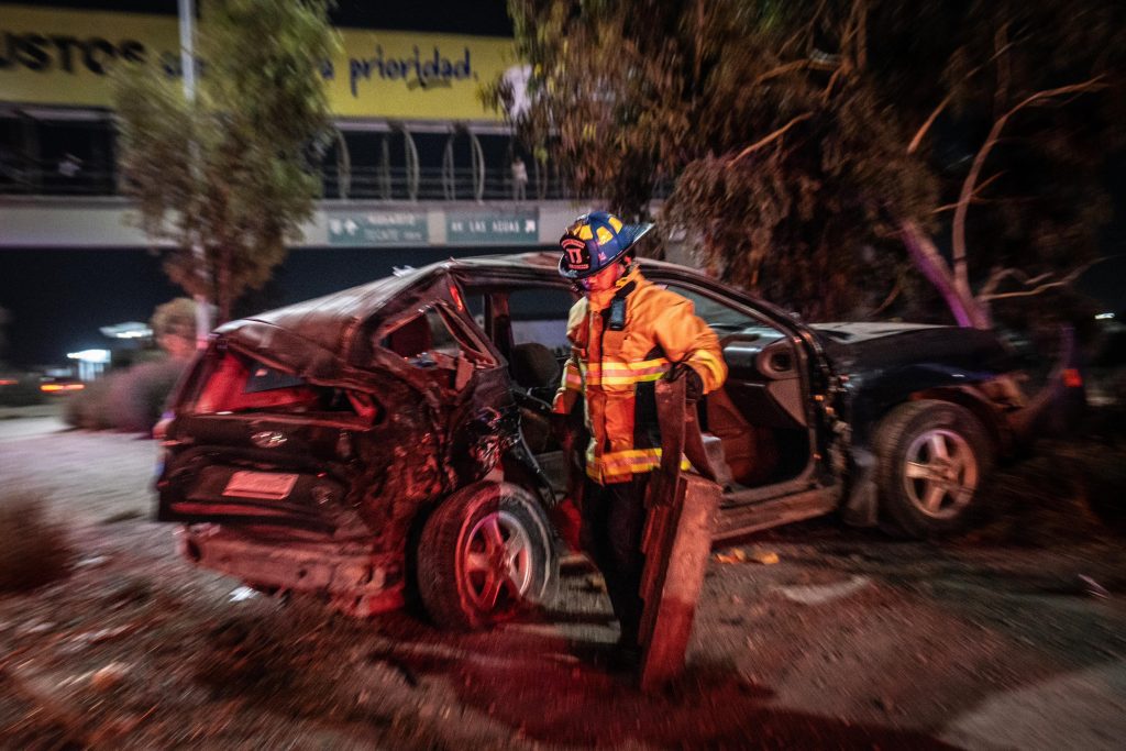 Balean a hombre y luego lo atropellan