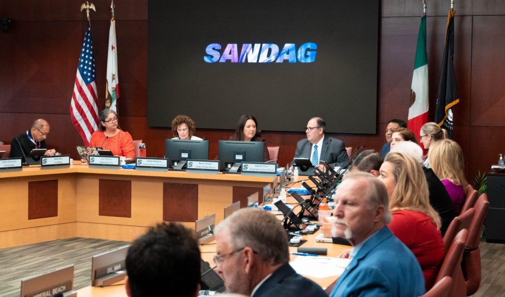 Trazará Gobierno de Ismael Burgueño una agenda binacional para atender temas de movilidad, infraestructura fronteriza, seguridad y medio ambiente Trazará Gobierno de Ismael Burgueño una agenda binacional para atender temas de movilidad, infraestructura fronteriza, seguridad y medio ambiente