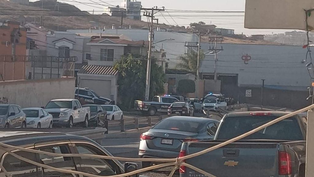 Camión de carga se queda sin frenos y provoca aparatoso accidente en bulevar Terán Terán