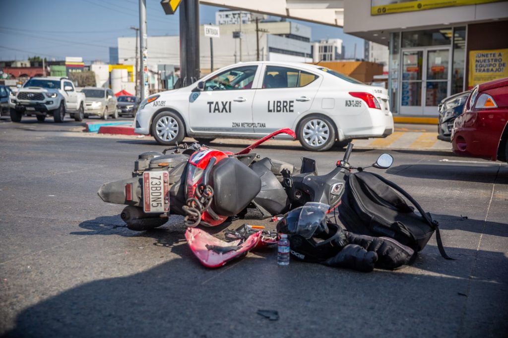 Hombre es asesinado frente a una casa