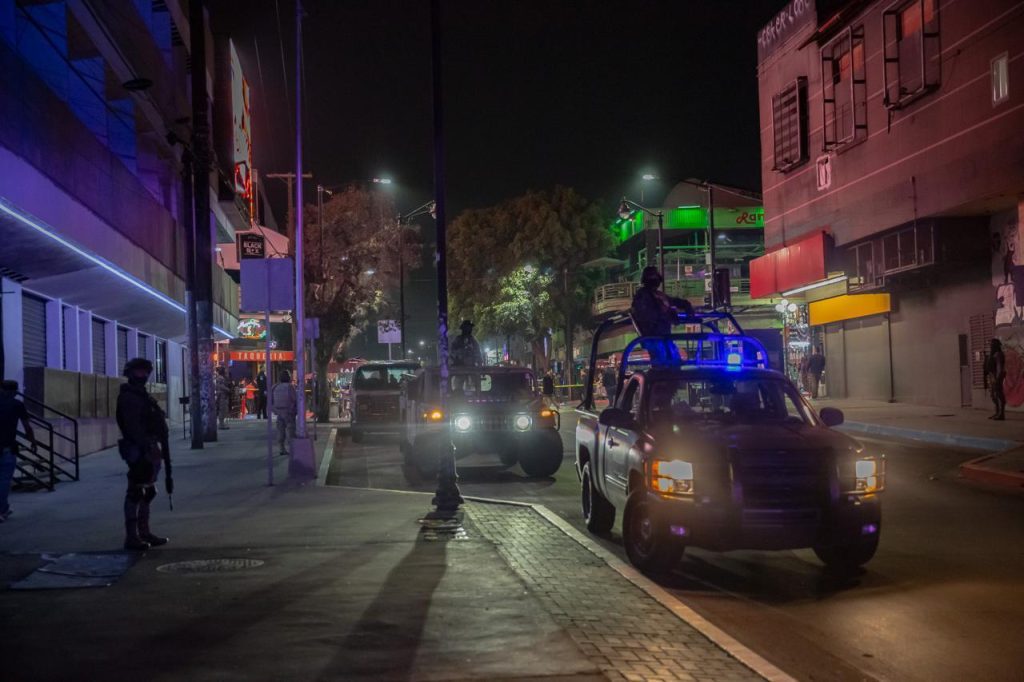 Realizan operativo en la Garita de San Ysidro y multan a gaviotones