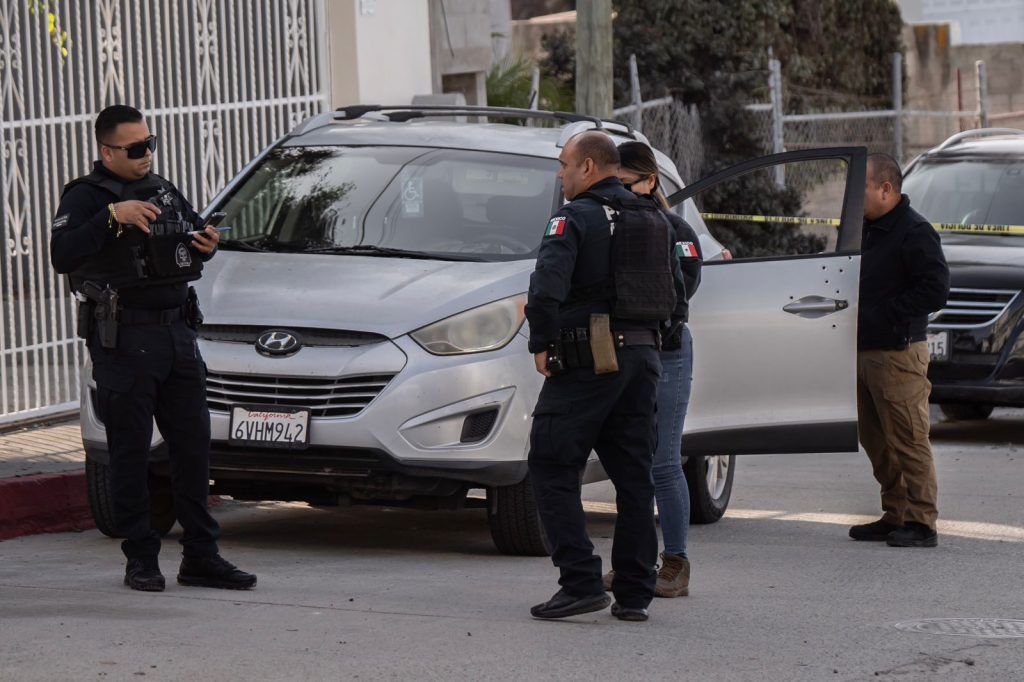 Mujer es asesinada a bordo de su vehículo en Playas de Tijuana