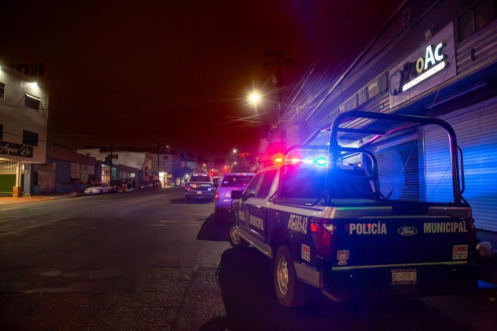 Matan a mujer y lesionan a menor en estética de Zona Centro