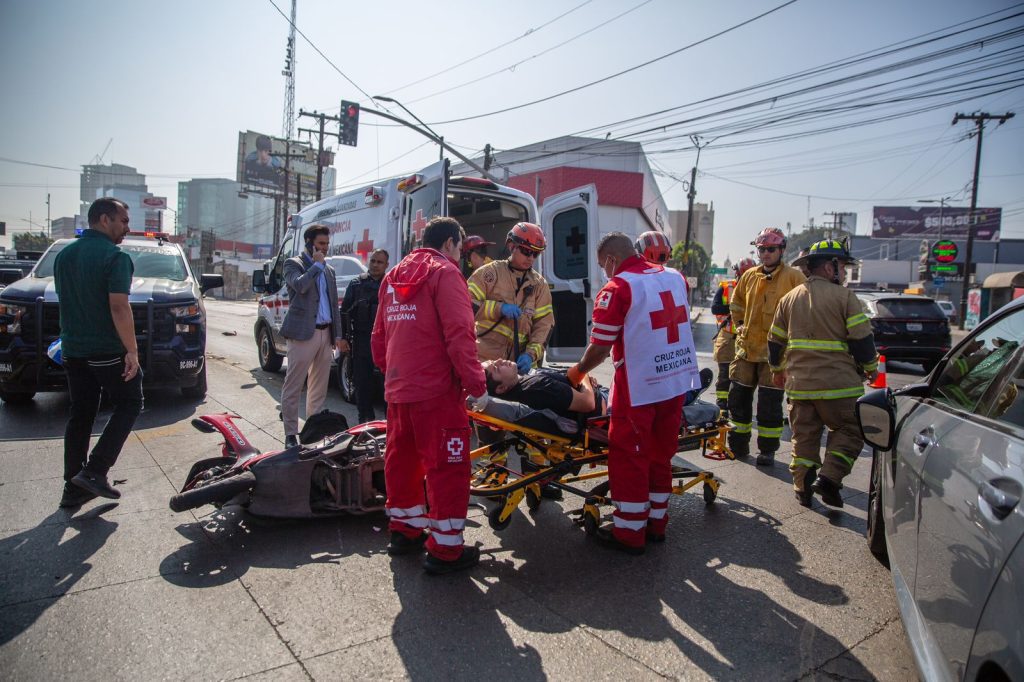 Hombre es asesinado frente a una casa